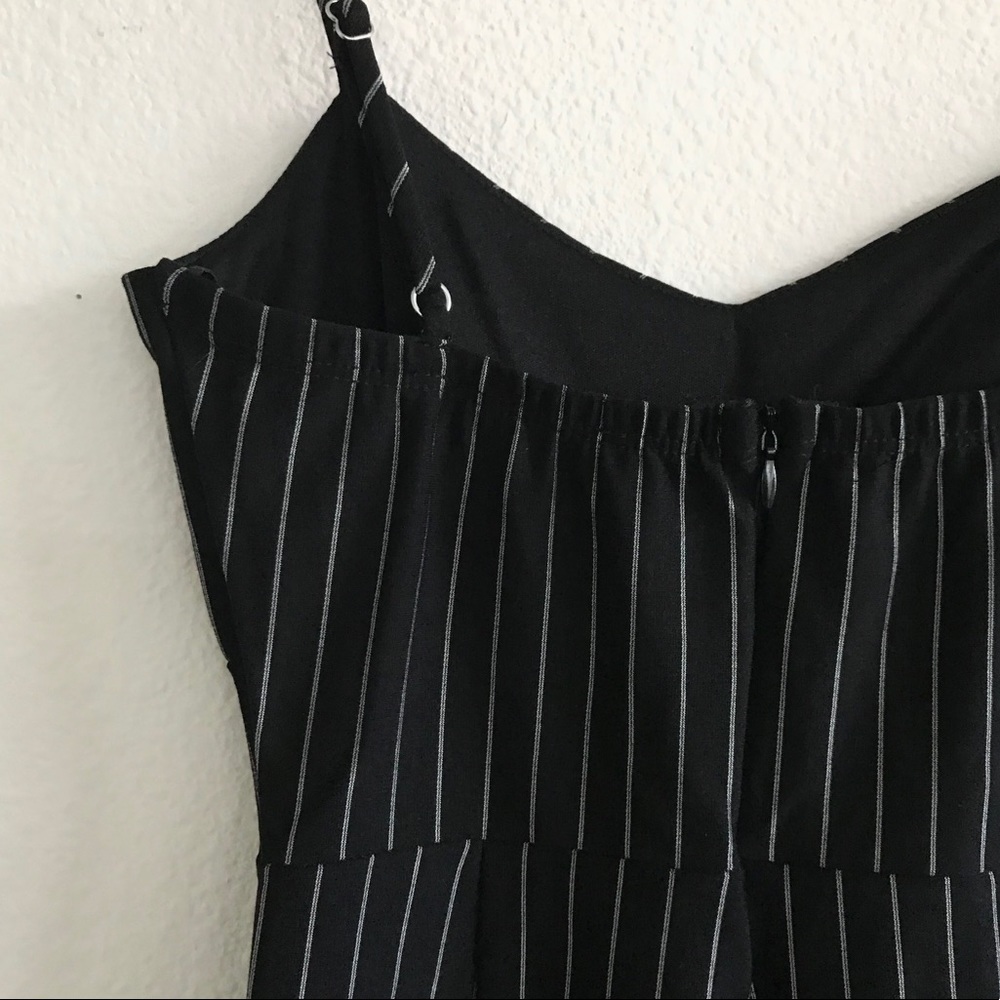 LAST1️⃣//BLACK PINSTRIPED JUMPSUIT - Picture 8 of 8